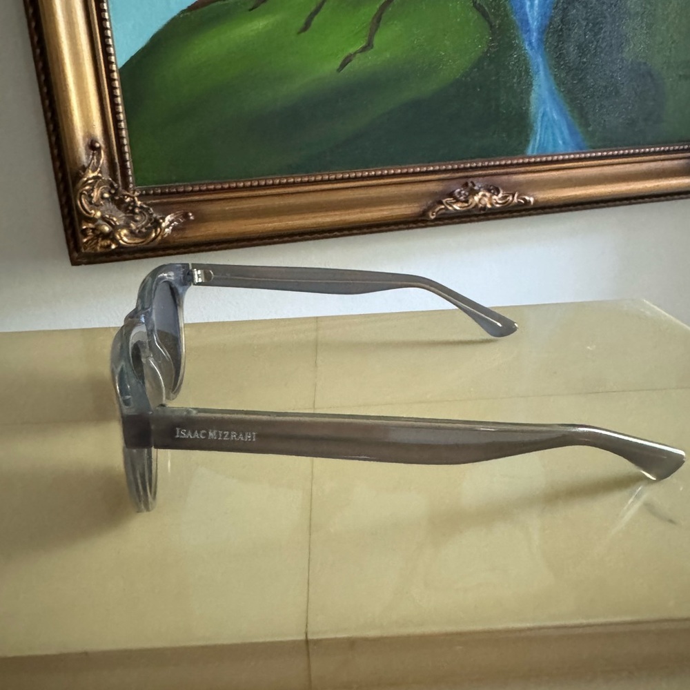 Isaac Mizrahi Sunglasses Light gray/taupe frame good cond.no scratches.BUY NOW - Picture 4 of 7